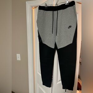 Nike tech fleece pants
